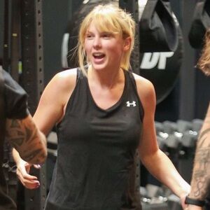 Under Armor Heat Gear Black Racerback Tank Size SMALL